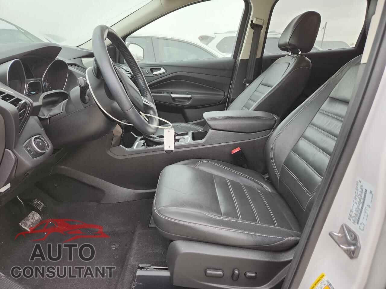 FORD ESCAPE 2017 - 1FMCU0JD3HUC24947