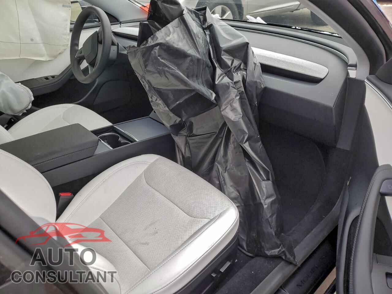 TESLA MODEL 3 2024 - 5YJ3E1EA7RF870025