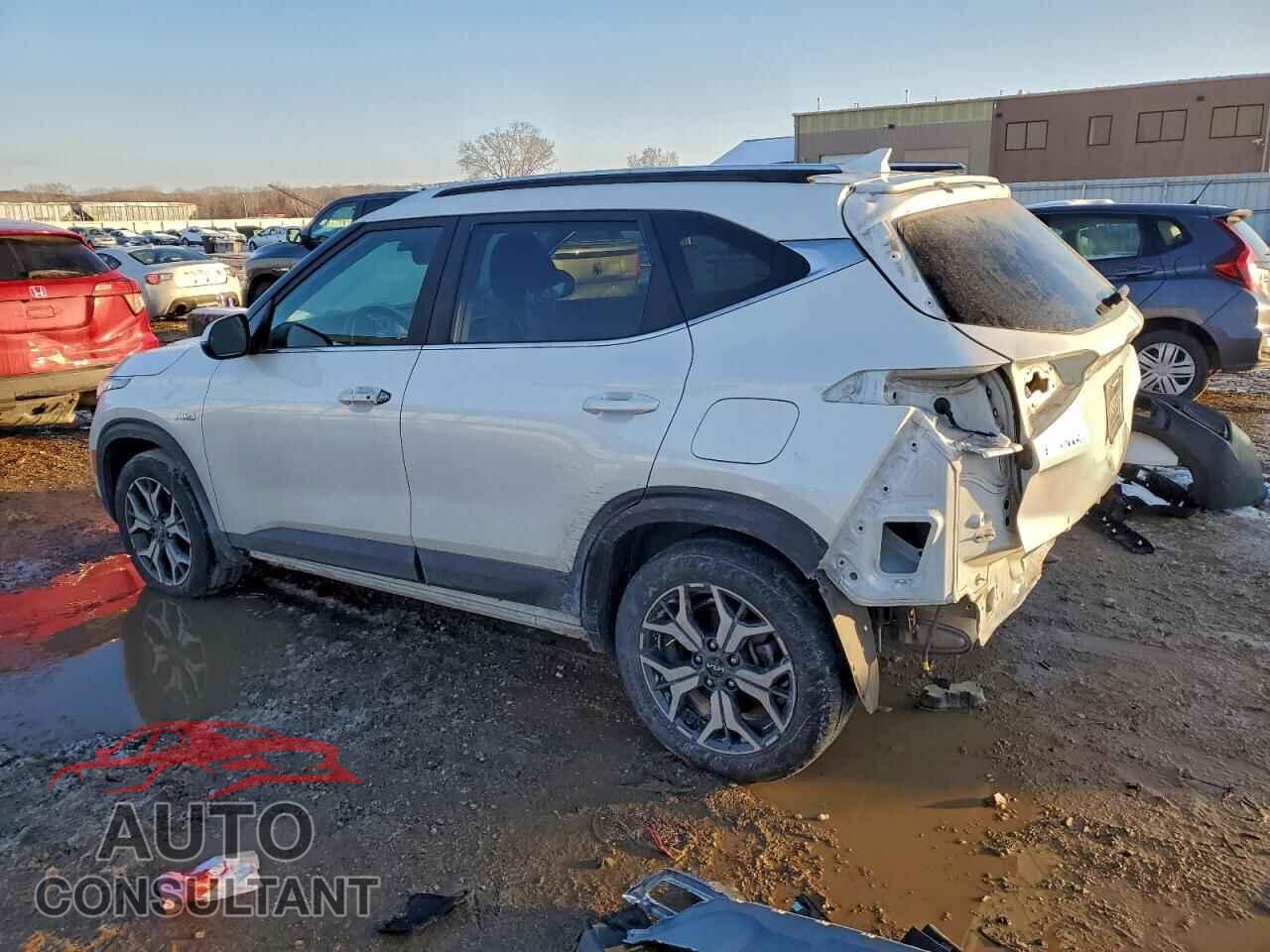 KIA SELTOS 2023 - KNDERCAA1P7376325