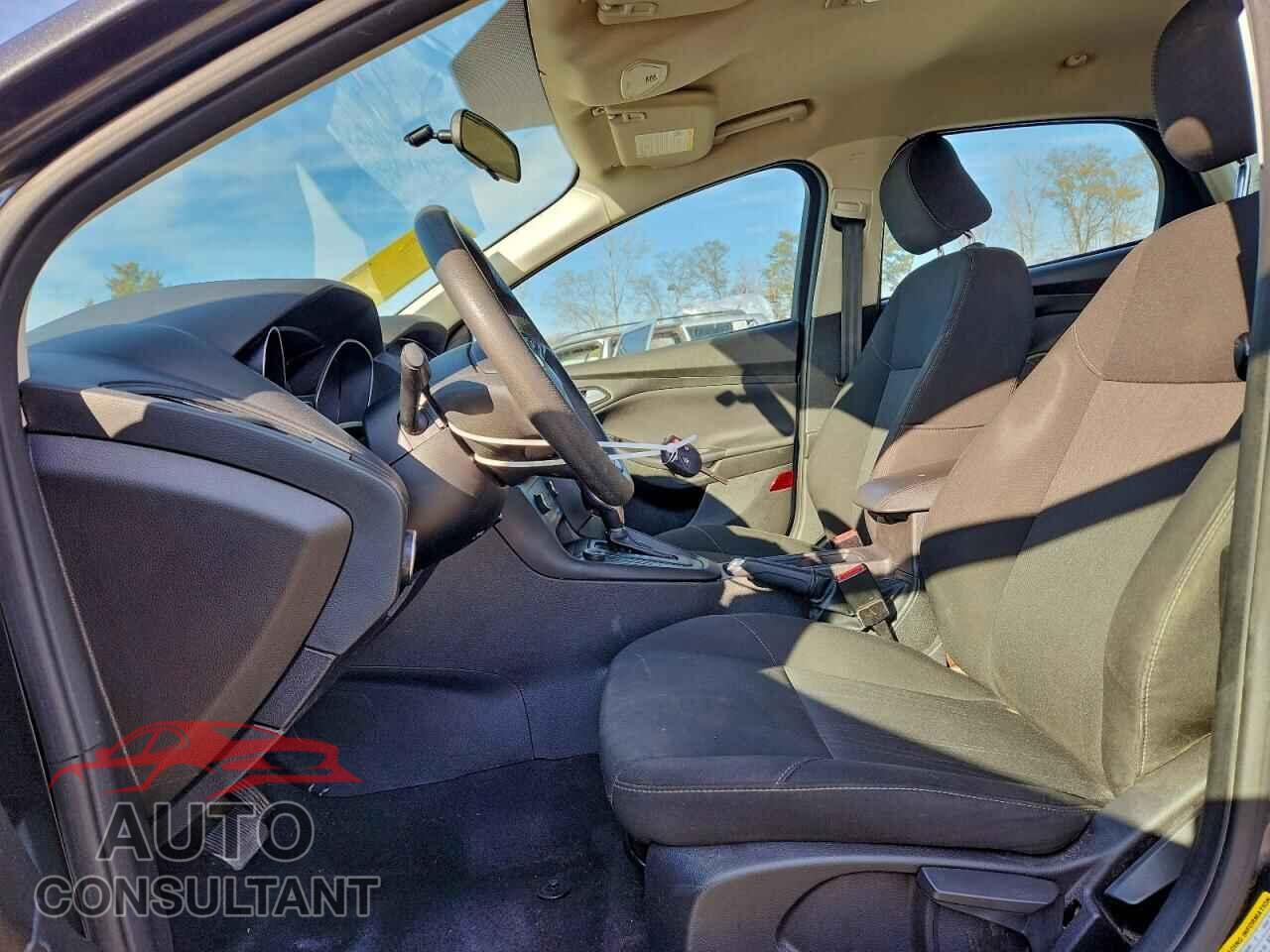 FORD FOCUS 2017 - 1FADP3F28HL337216