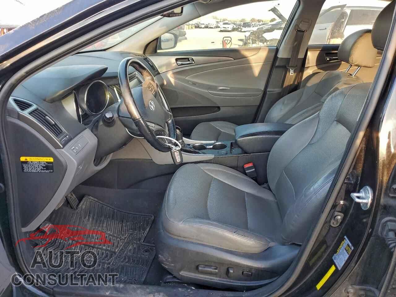 HYUNDAI SONATA 2014 - KMHEC4A42EA111197