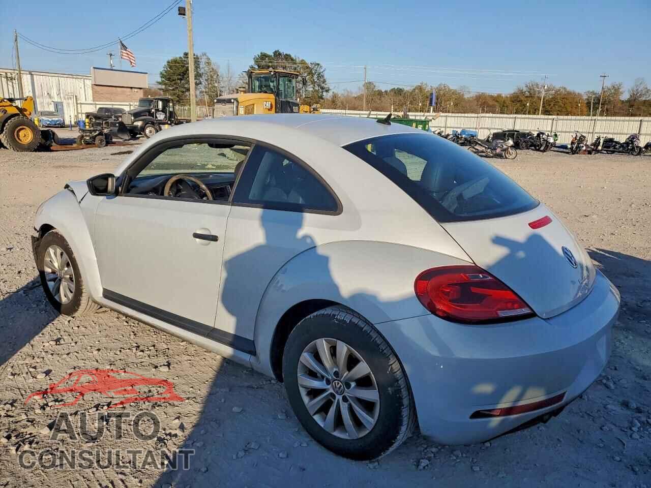 VOLKSWAGEN BEETLE 2017 - 3VWF17AT2HM618953
