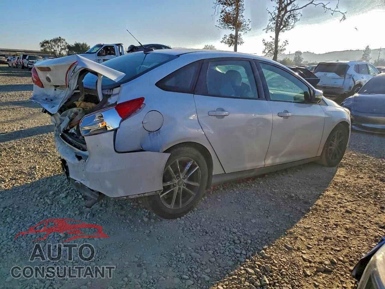FORD FOCUS 2017 - 1FADP3F28HL215004