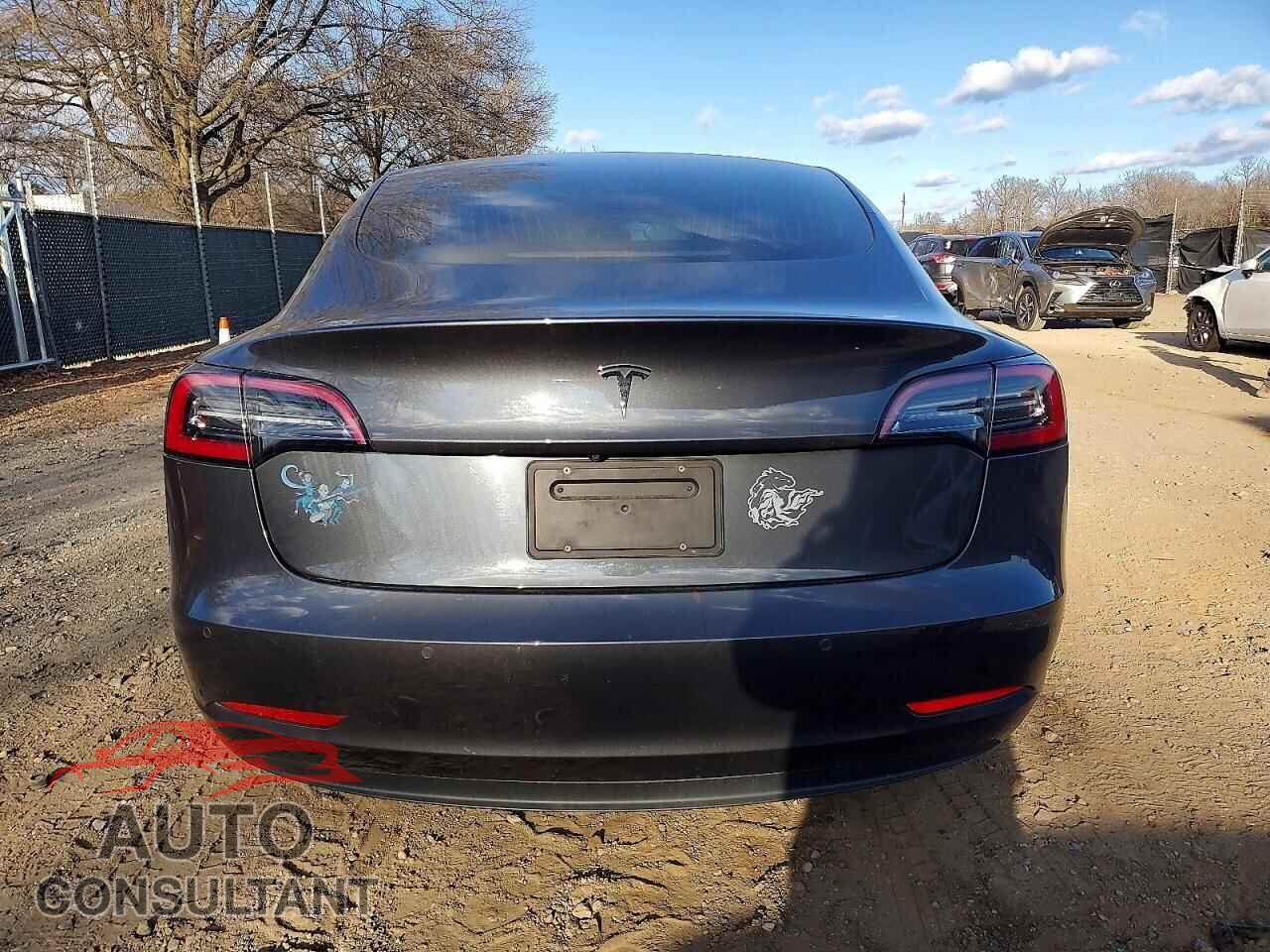 TESLA MODEL 3 2019 - 5YJ3E1EA5KF424669