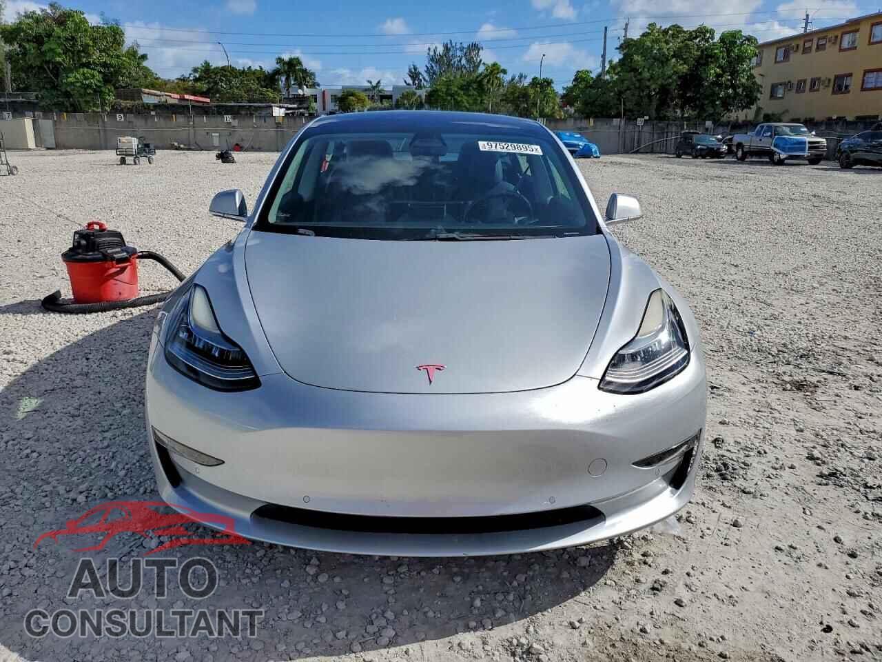 TESLA MODEL 3 2018 - 5YJ3E1EA7JF034882