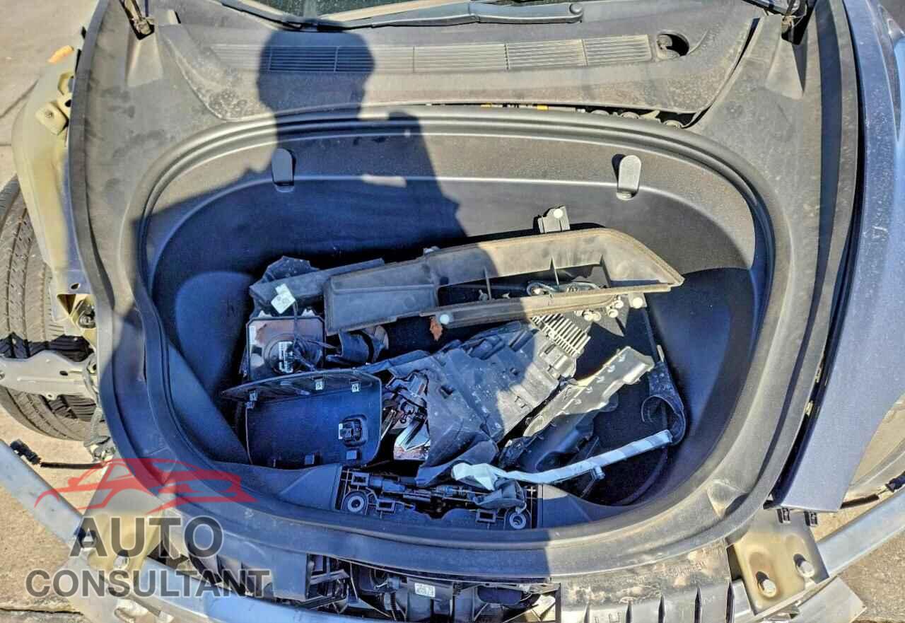 TESLA MODEL 3 2018 - 5YJ3E1EB5JF132303
