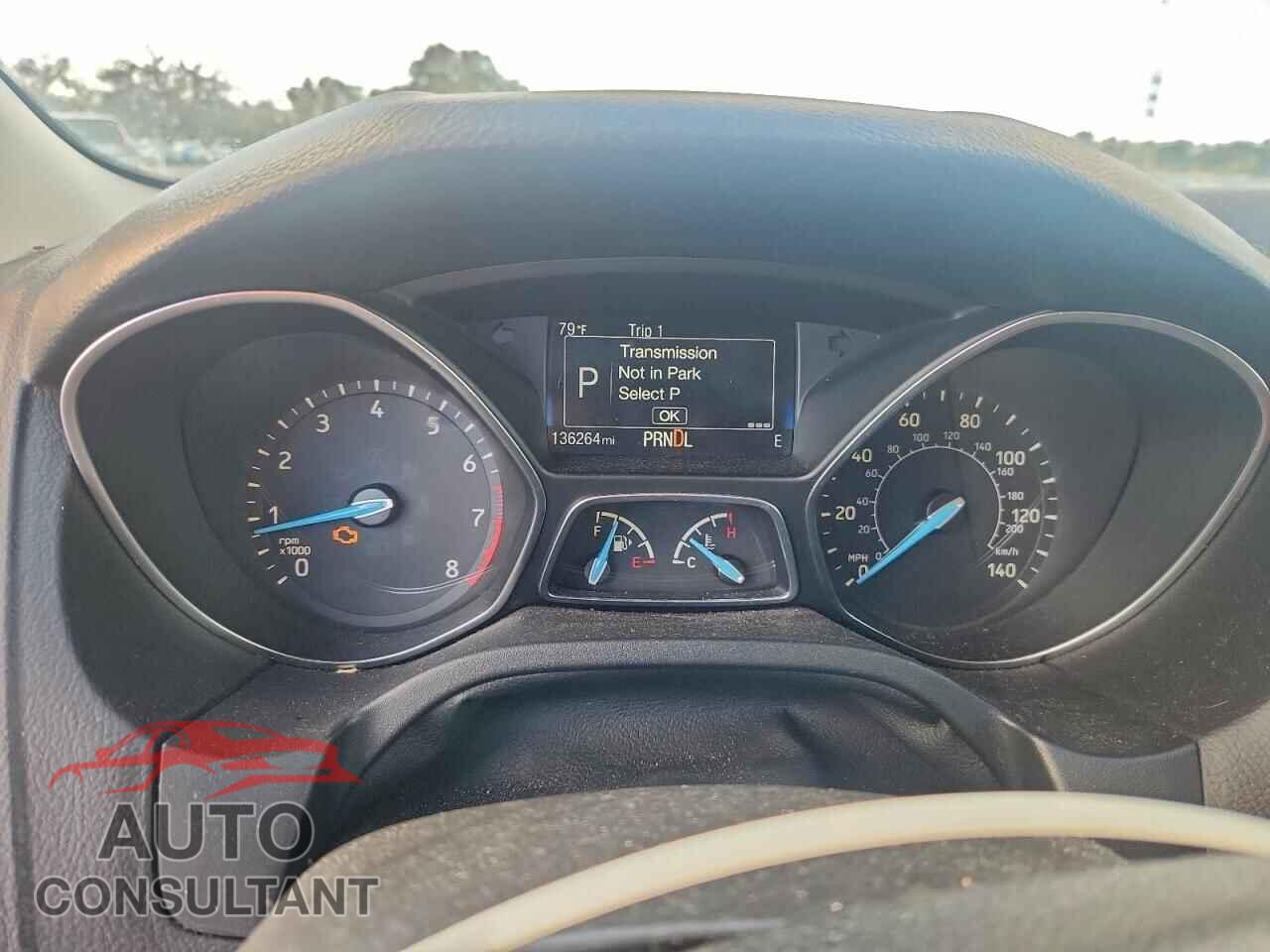 FORD FOCUS 2017 - 1FADP3K28HL228096
