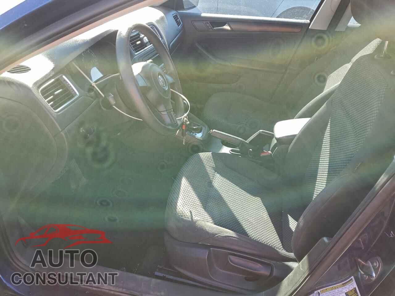 VOLKSWAGEN JETTA 2013 - 3VW2K7AJXDM450421