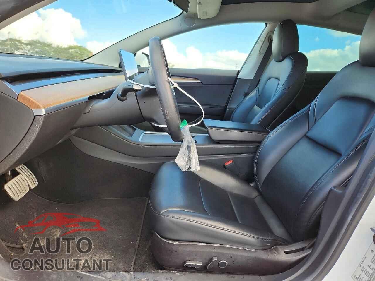 TESLA MODEL 3 2021 - 5YJ3E1EC1MF001589