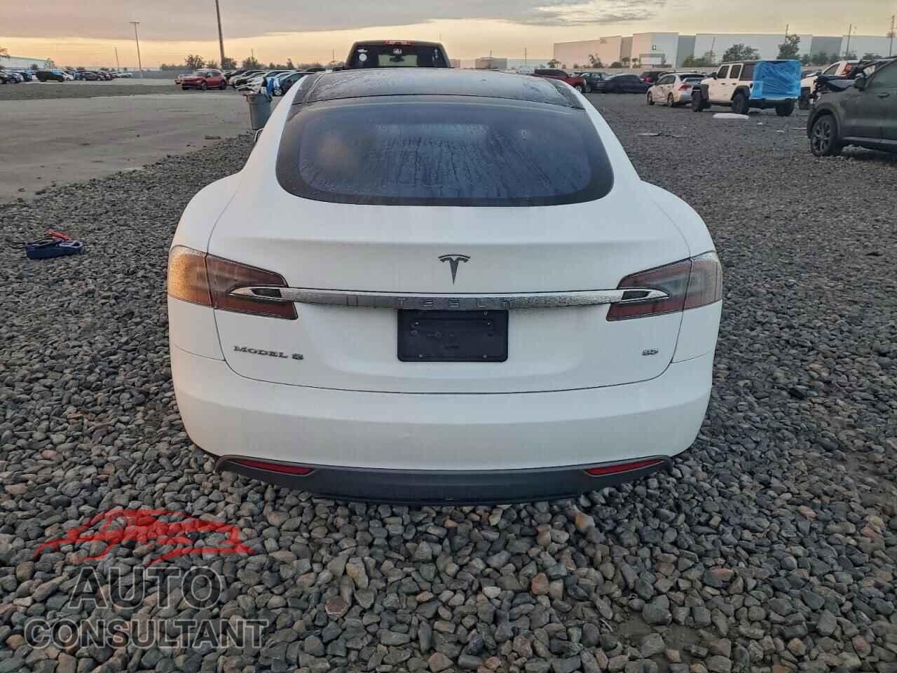 TESLA MODEL S 2013 - 5YJSA1DN2DFP12261