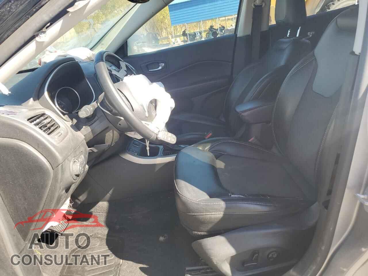 JEEP COMPASS 2018 - 3C4NJCBBXJT257027