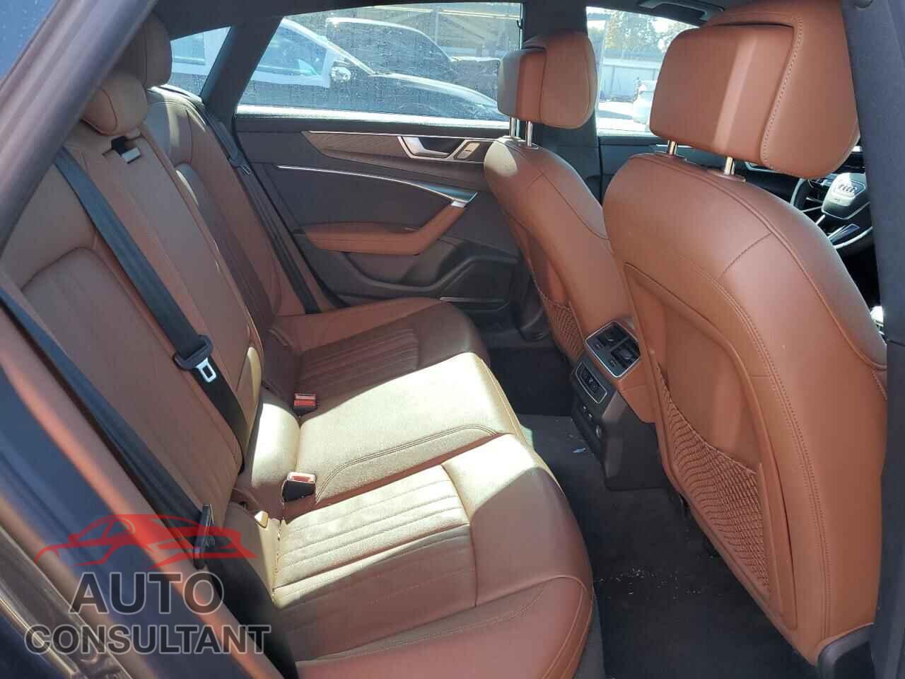 AUDI A7 2019 - WAUR2AF23KN123617