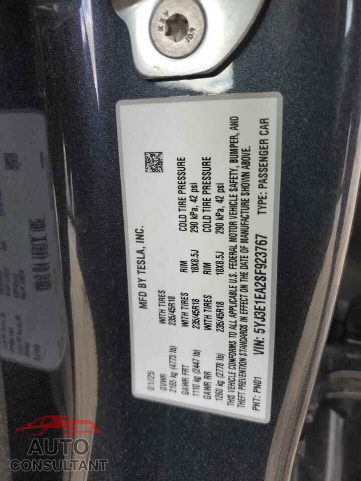 TESLA MODEL 3 2025 - 5YJ3E1EA2SF923767