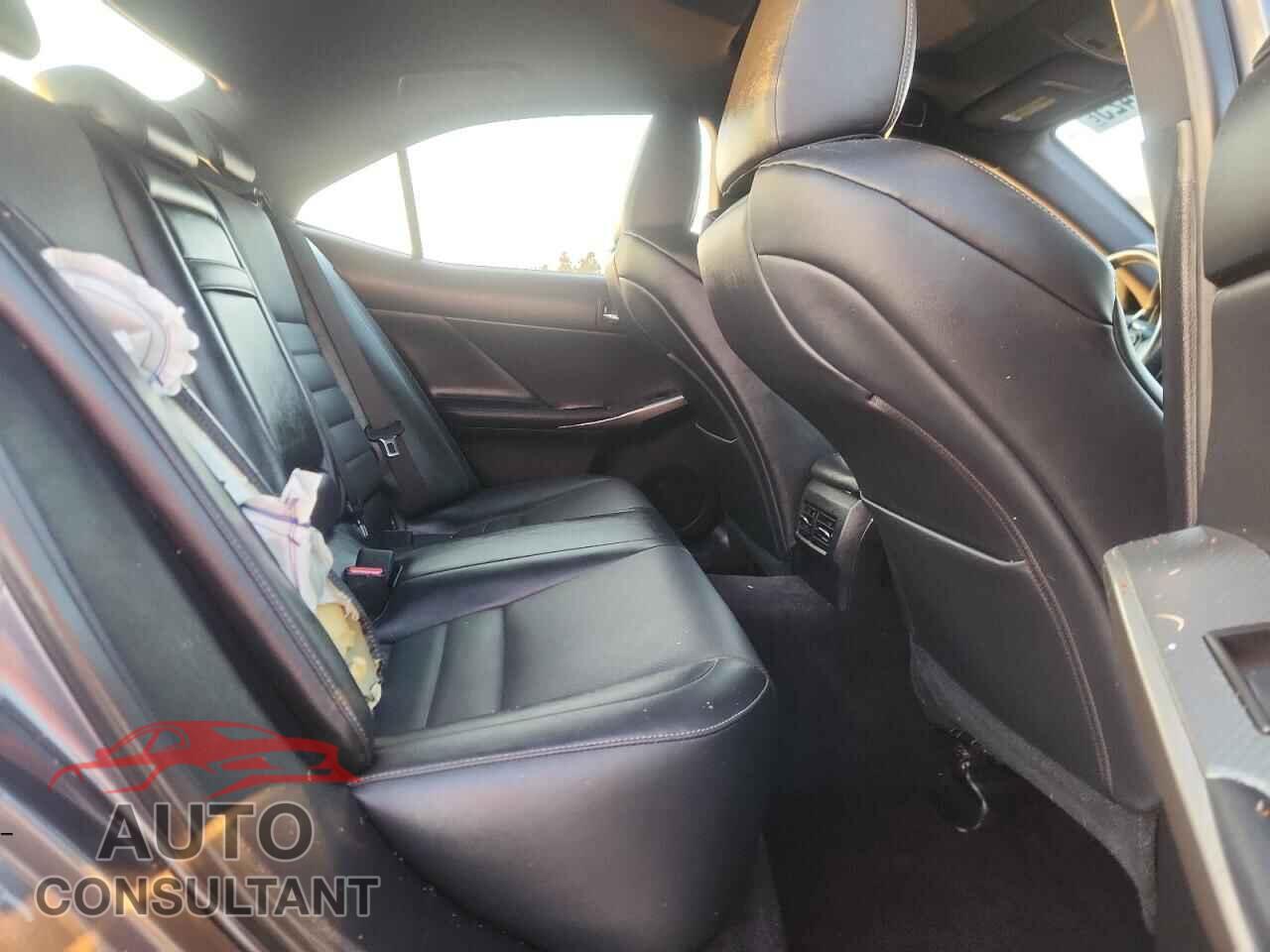LEXUS IS 2014 - JTHBF1D28E5017131