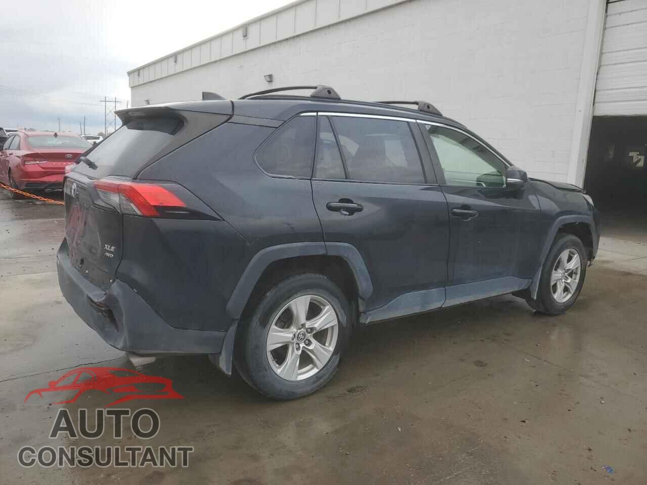 TOYOTA RAV4 2019 - JTMP1RFV0KD044840