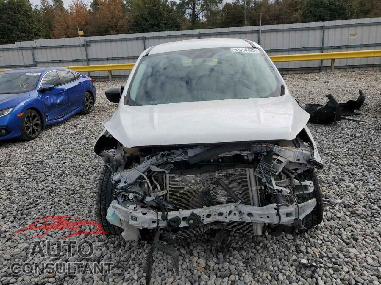 FORD ESCAPE 2017 - 1FMCU0F70HUB19639