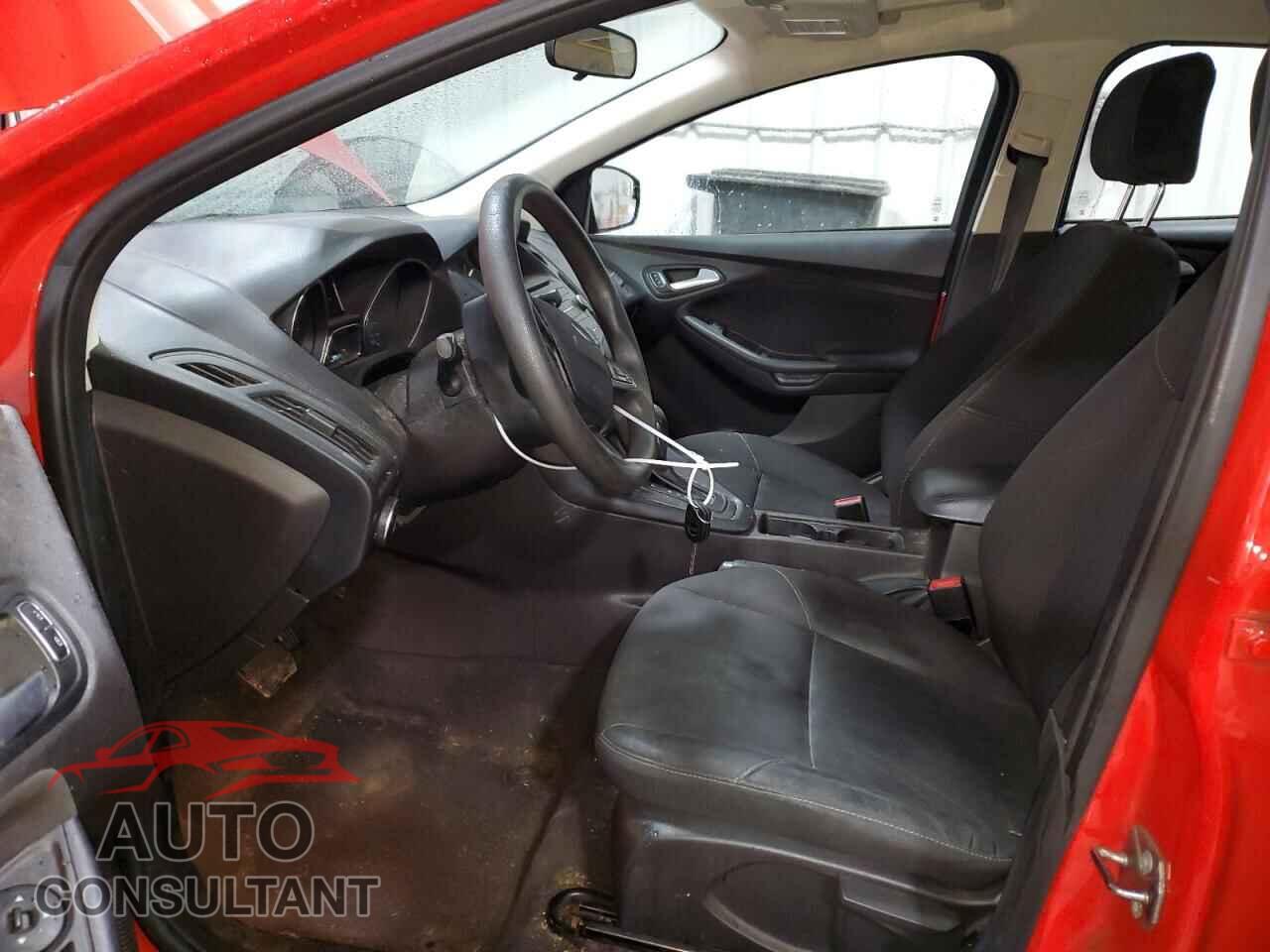 FORD FOCUS 2015 - 1FADP3F26FL206329