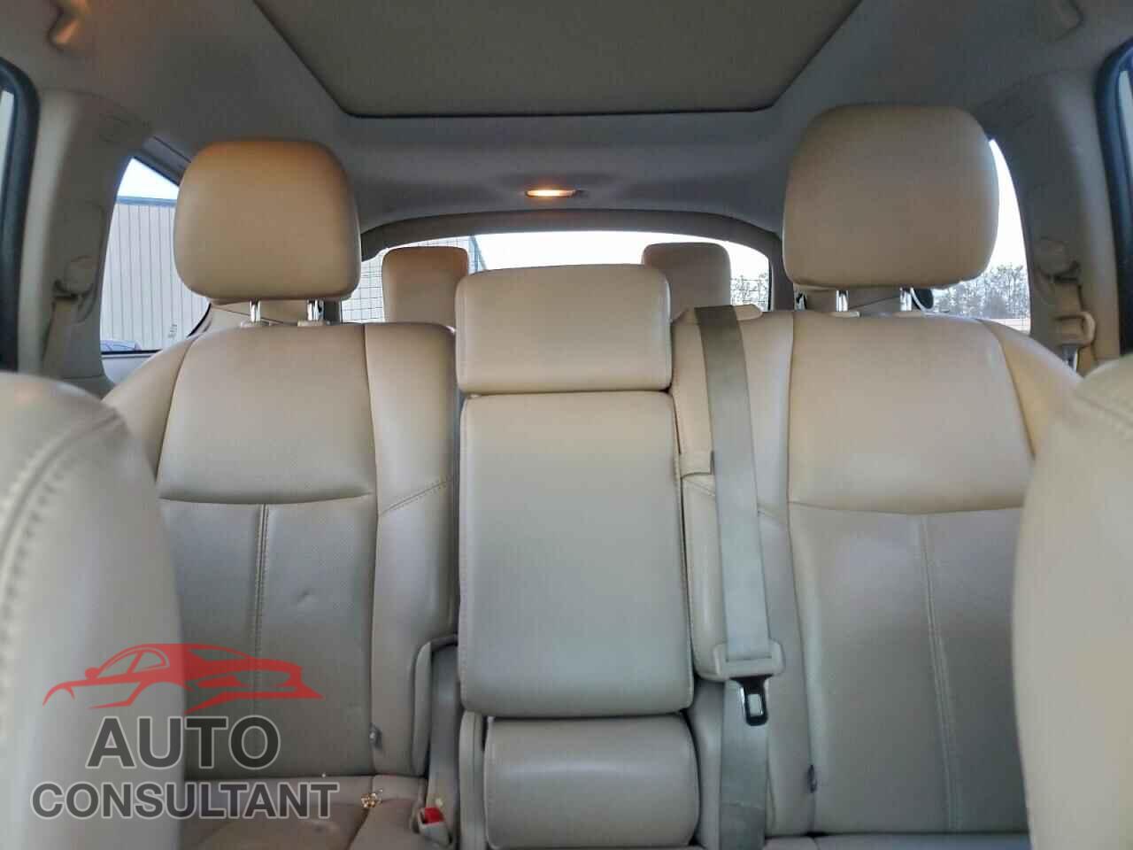 NISSAN PATHFINDER 2017 - 5N1DR2MM0HC609014