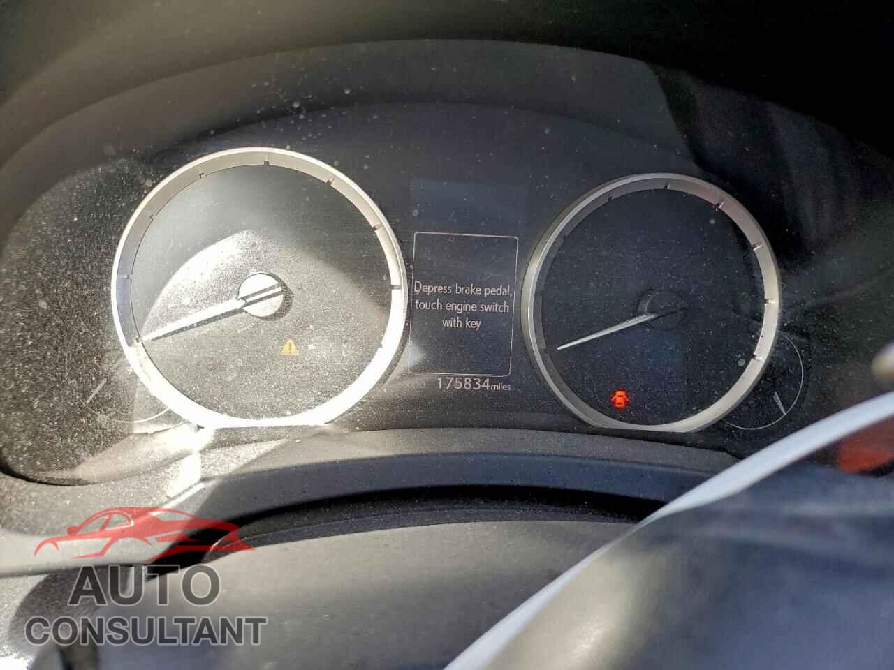 LEXUS IS 2014 - JTHBE1D24E5006243