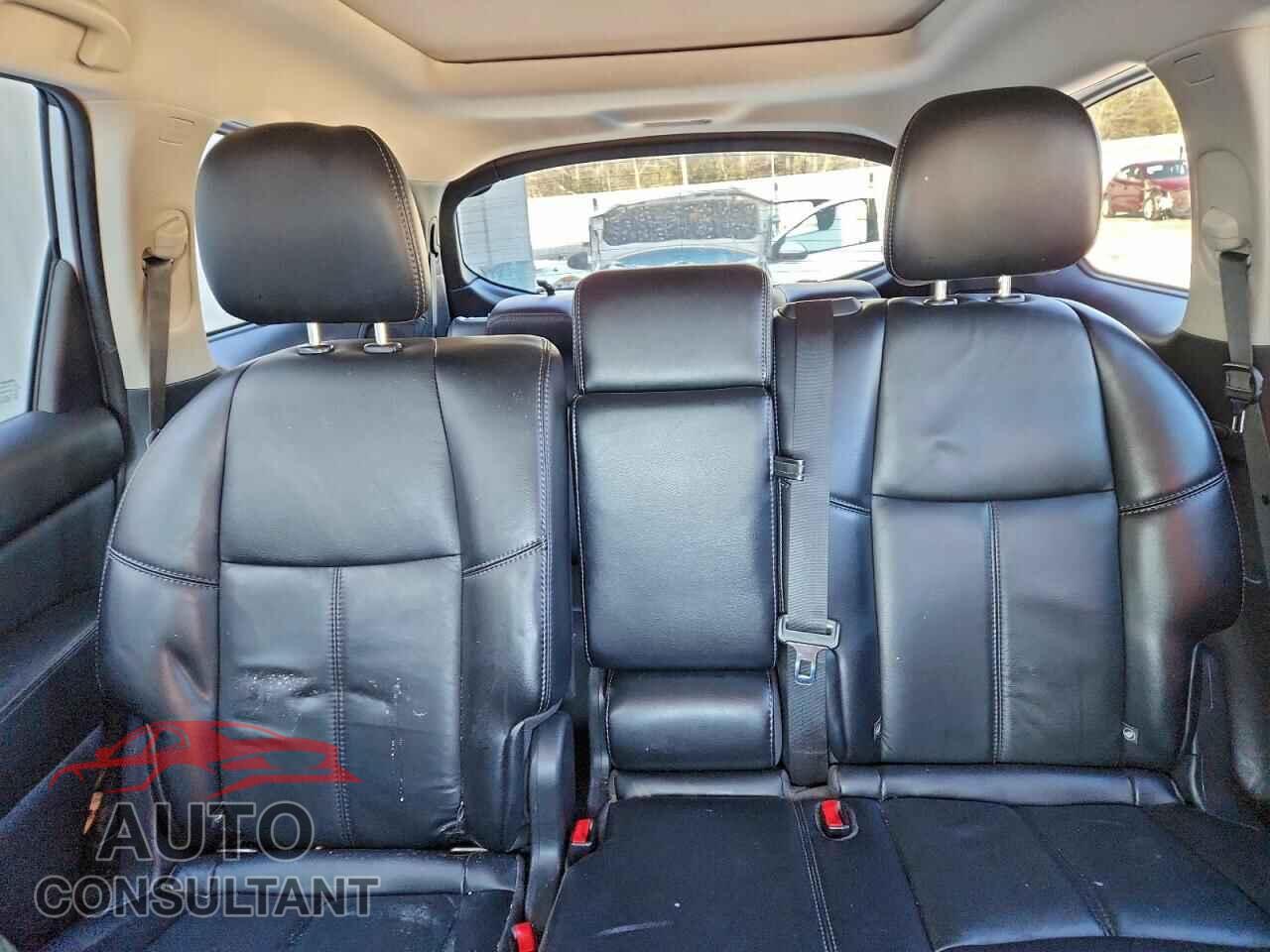 NISSAN PATHFINDER 2017 - 5N1DR2MM1HC695238