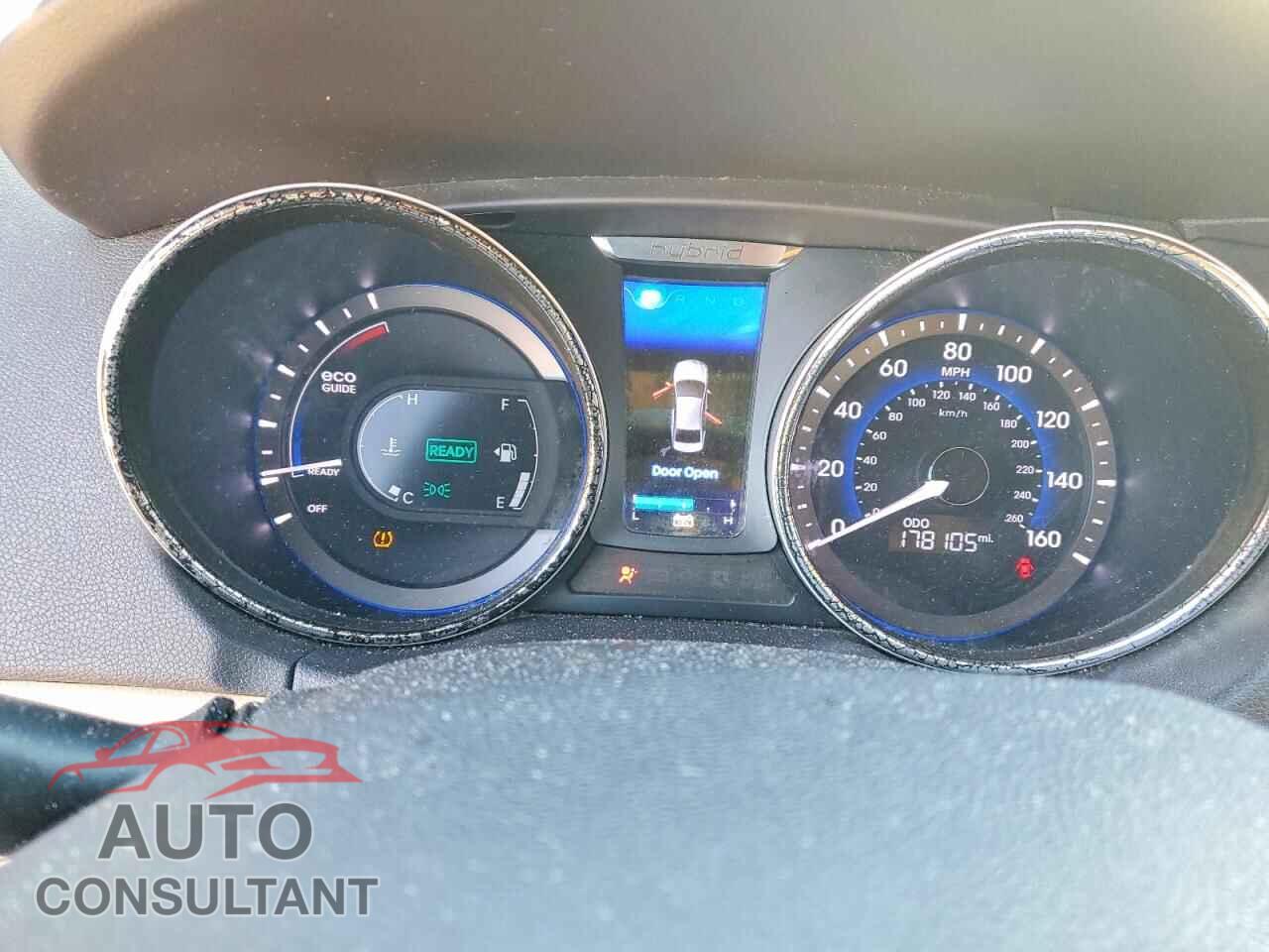 HYUNDAI SONATA 2012 - KMHEC4A49CA033112