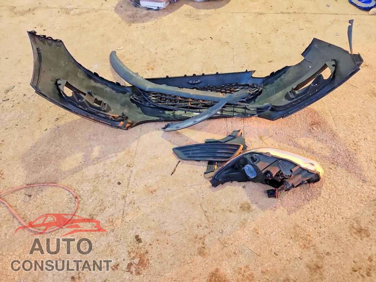 FORD FOCUS 2018 - 1FADP3E21JL284463