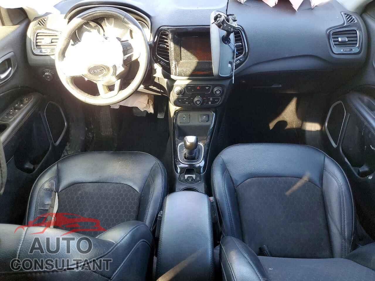 JEEP COMPASS 2019 - 3C4NJCBB4KT676847