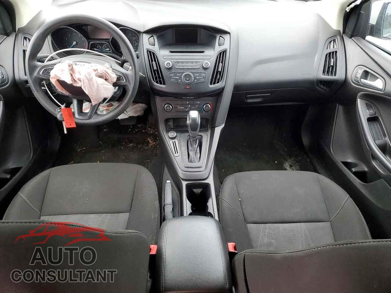FORD FOCUS 2015 - 1FADP3F20FL206889