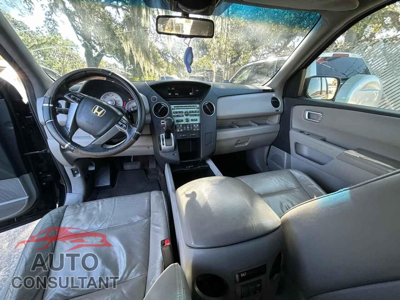 HONDA PILOT 2011 - 5FNYF3H50BB032258