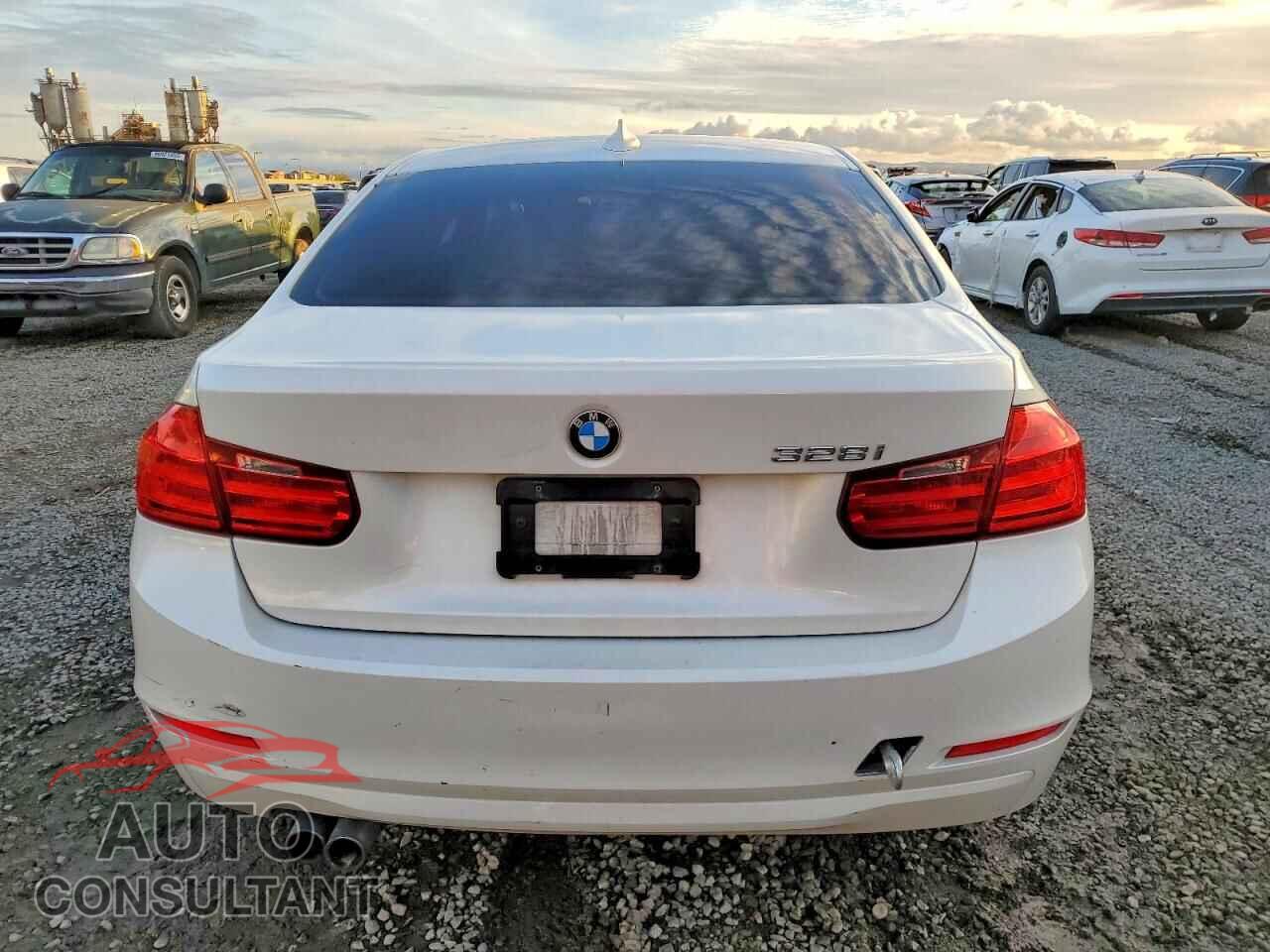 BMW 3 SERIES 2012 - WBA3A5C50CF343565