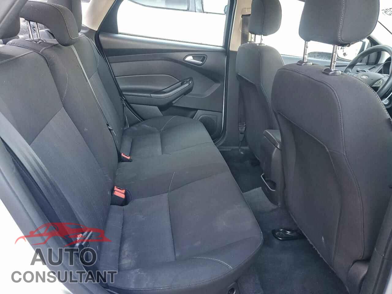 FORD FOCUS 2017 - 1FADP3E20HL200935