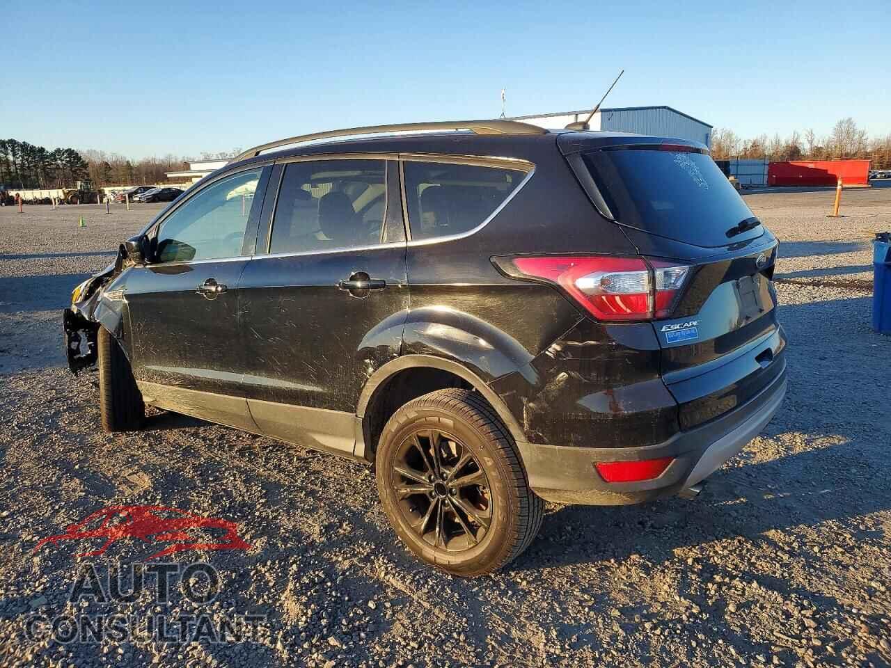FORD ESCAPE 2018 - 1FMCU0GD8JUC10751