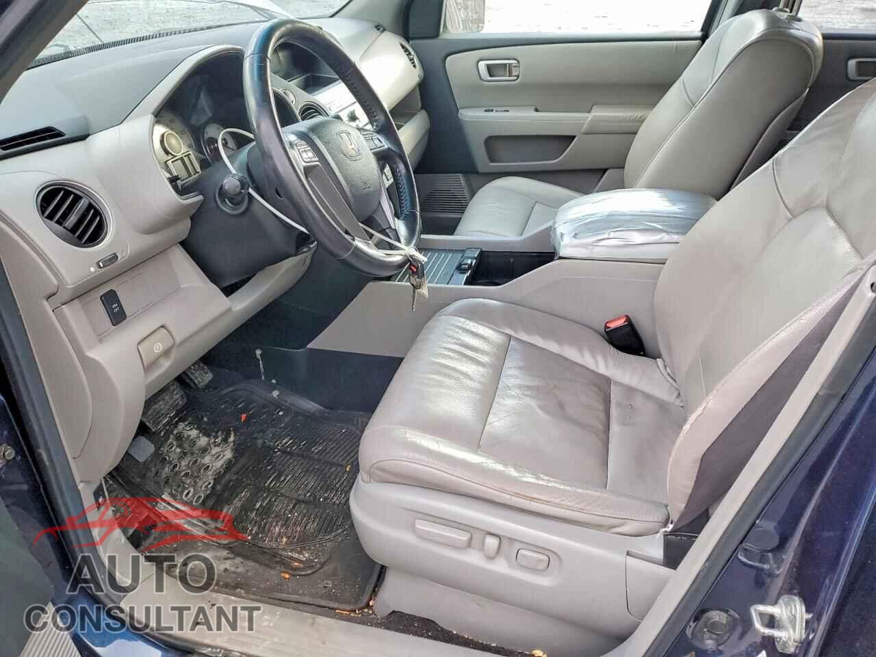 HONDA PILOT 2010 - 5FNYF4H67AB004230
