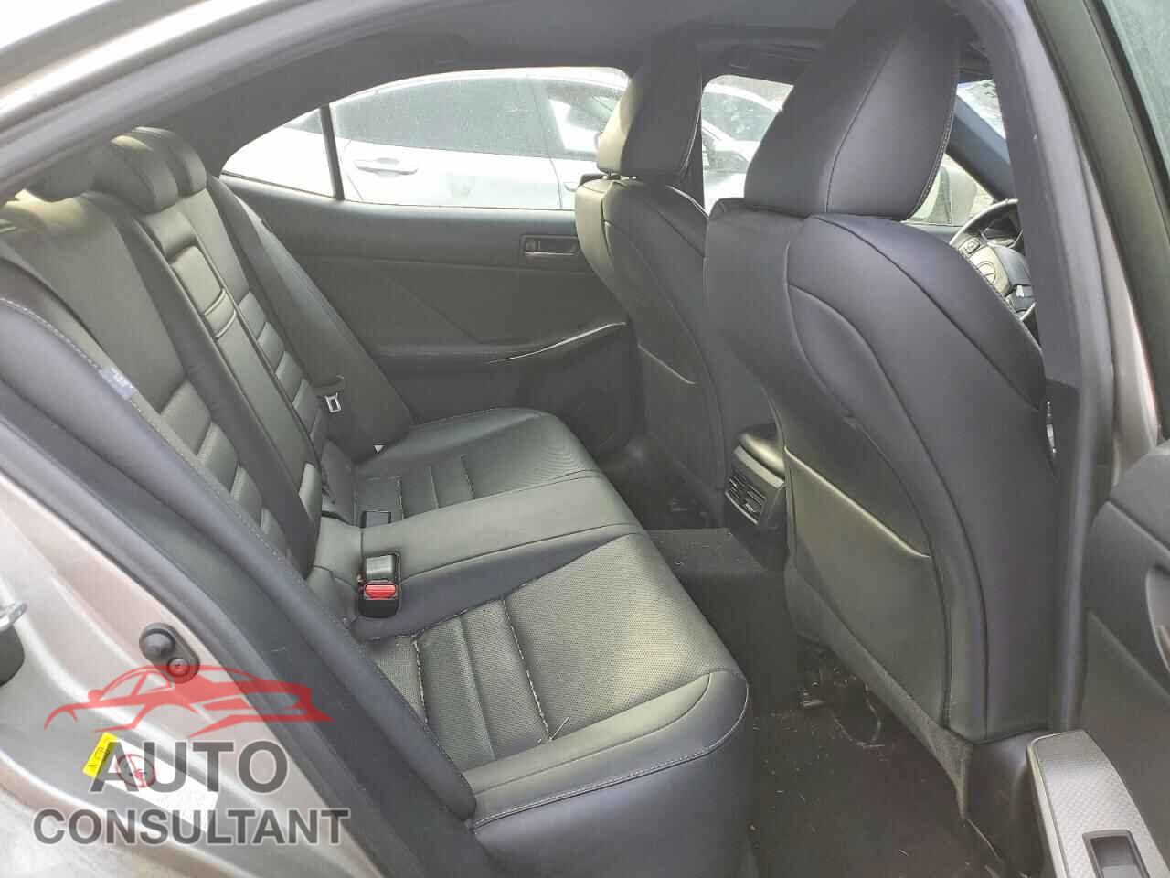 LEXUS IS 2018 - JTHC81D22J5029087