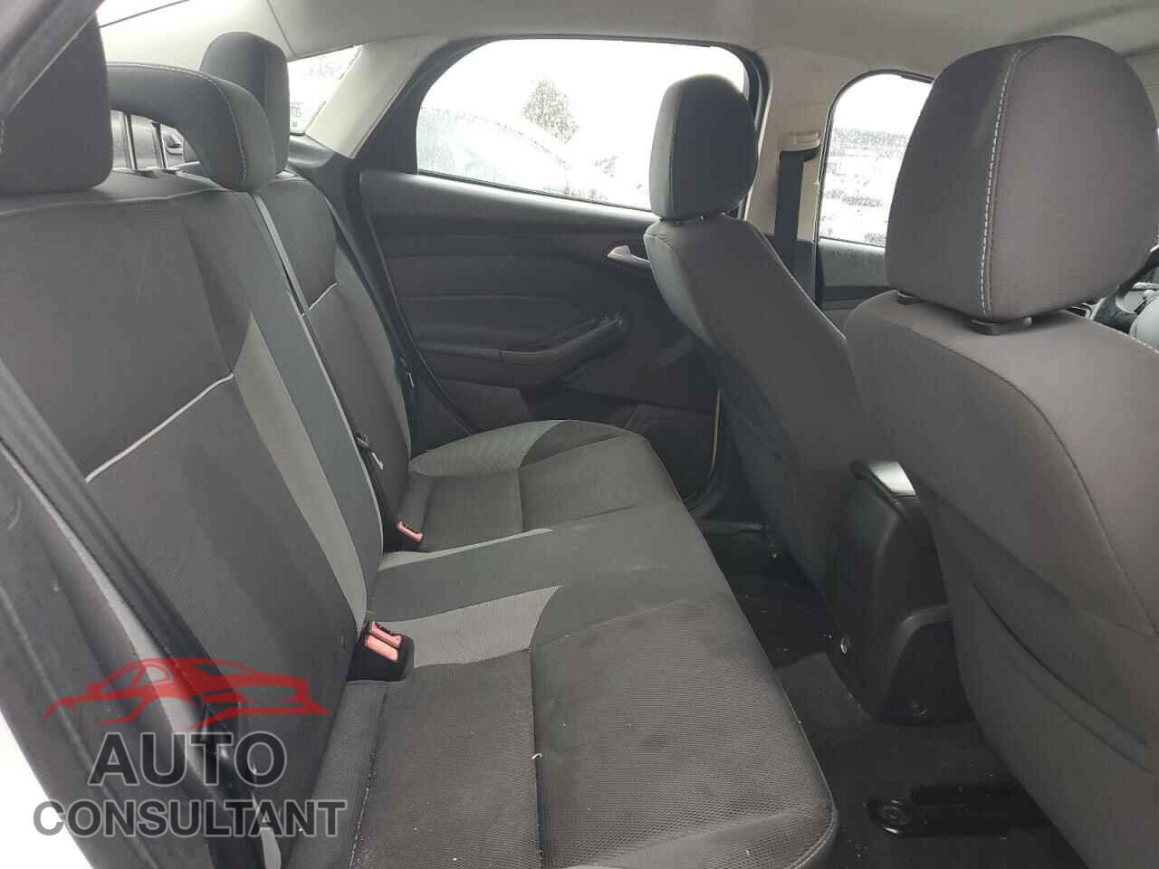 FORD FOCUS 2014 - 1FADP3F29EL228811