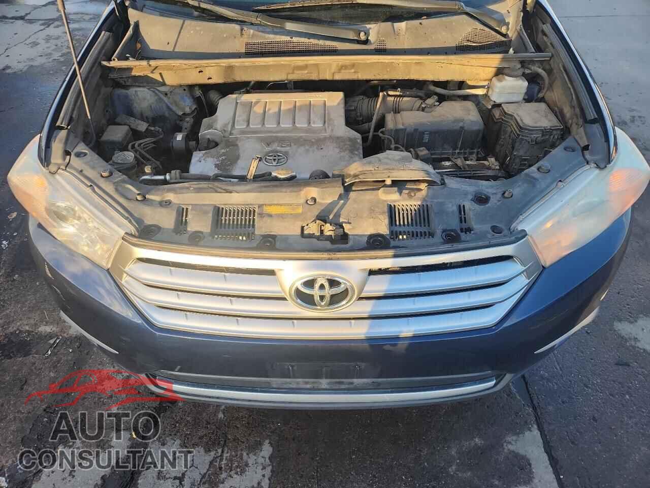 TOYOTA HIGHLANDER 2013 - 5TDBK3EH8DS268266