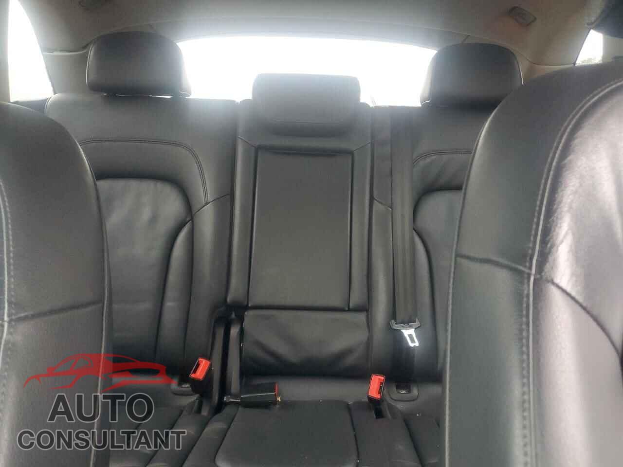 AUDI Q5 2011 - WA1DKAFP7BA064355