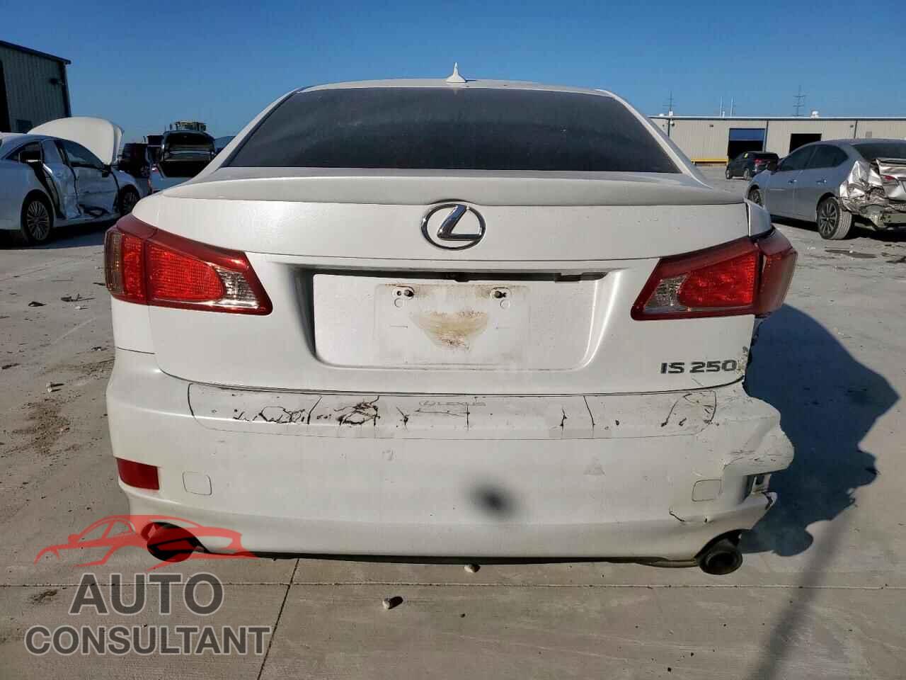 LEXUS IS 2011 - JTHBF5C26B5135053