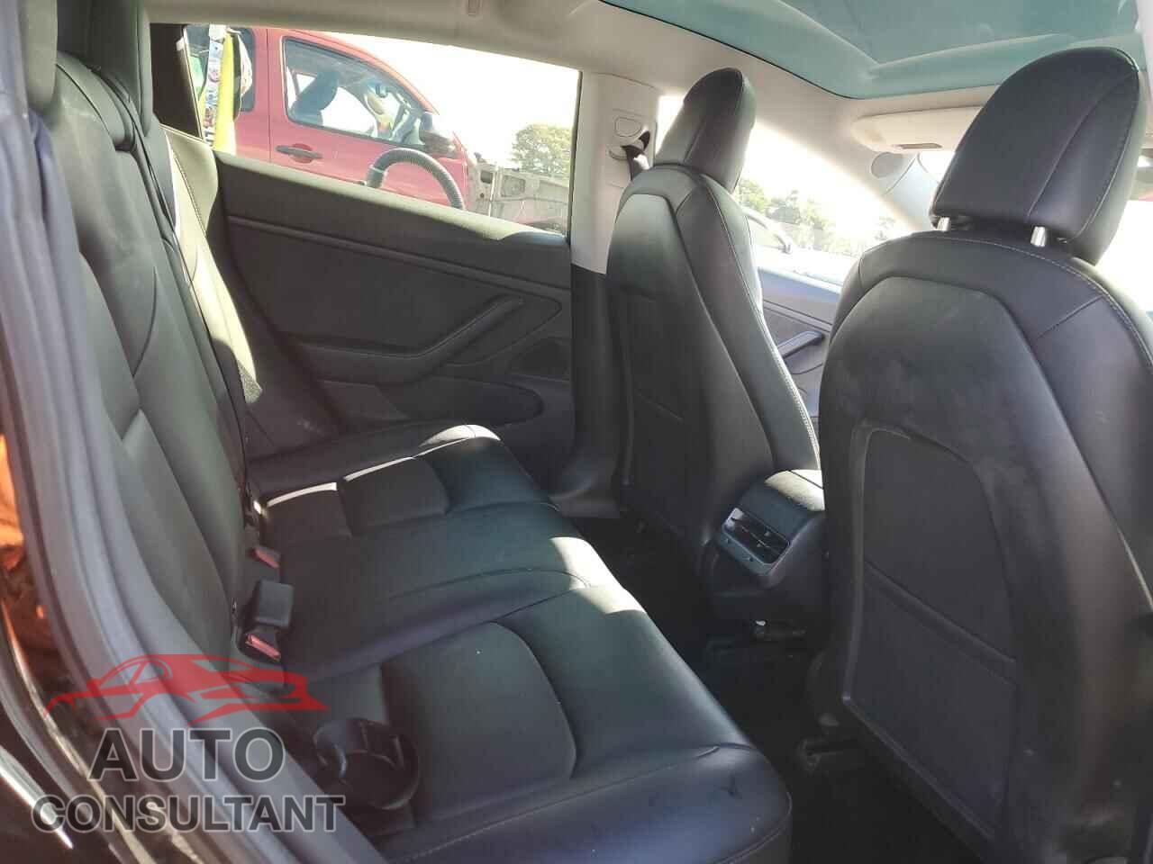 TESLA MODEL 3 2018 - 5YJ3E1EA4JF172301