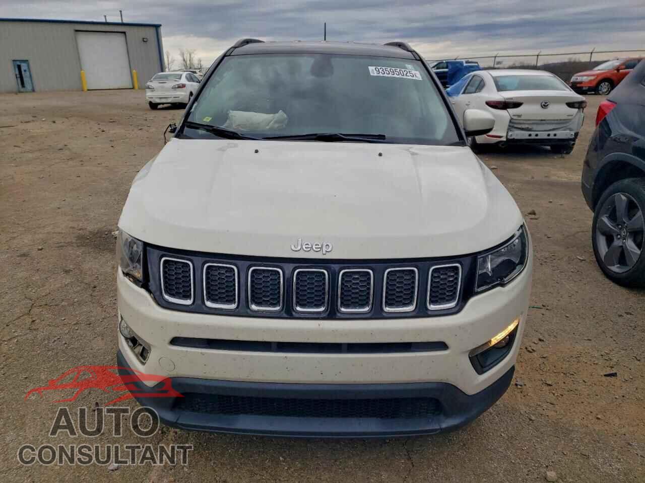 JEEP COMPASS 2018 - 3C4NJDBB8JT349727