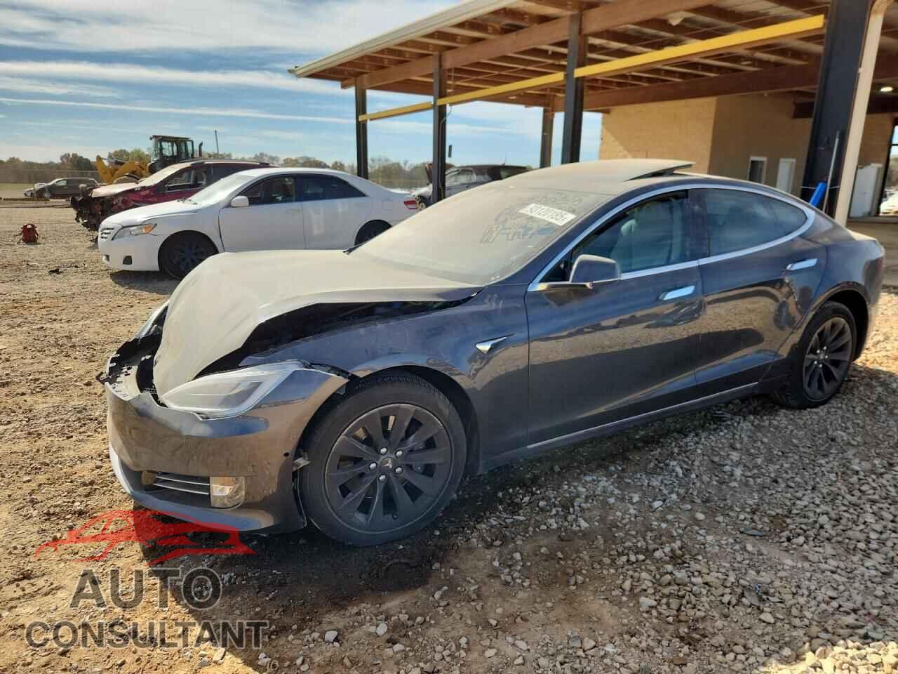 TESLA MODEL S 2018 - 5YJSA1E24JF277176