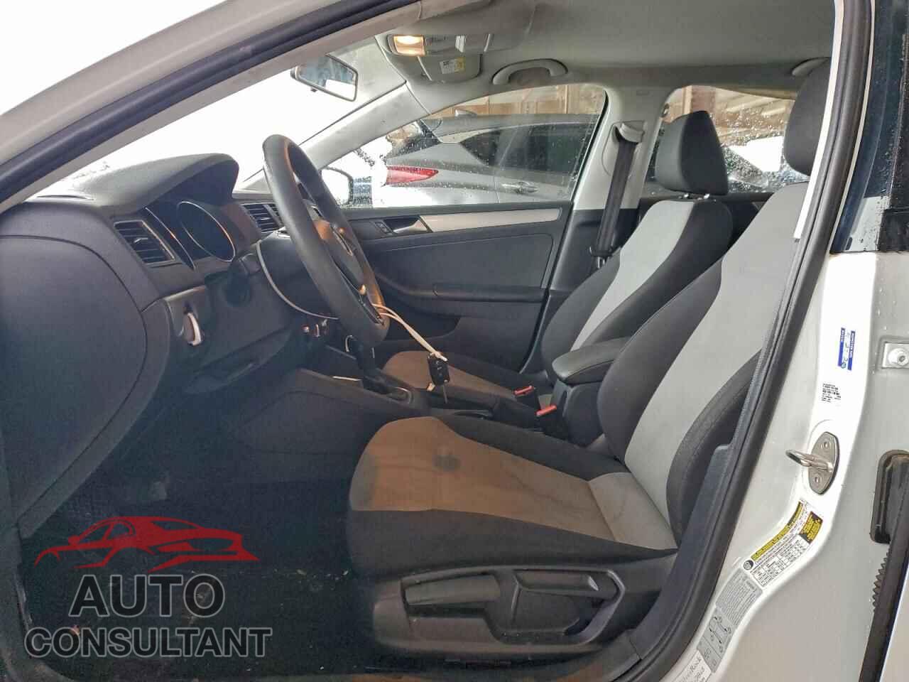 VOLKSWAGEN JETTA 2017 - 3VW2B7AJ2HM340971
