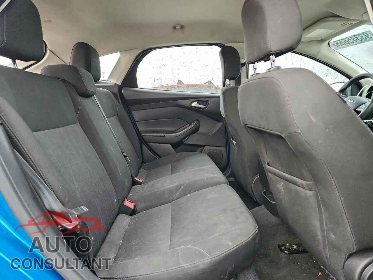 FORD FOCUS 2015 - 1FADP3K27FL250197