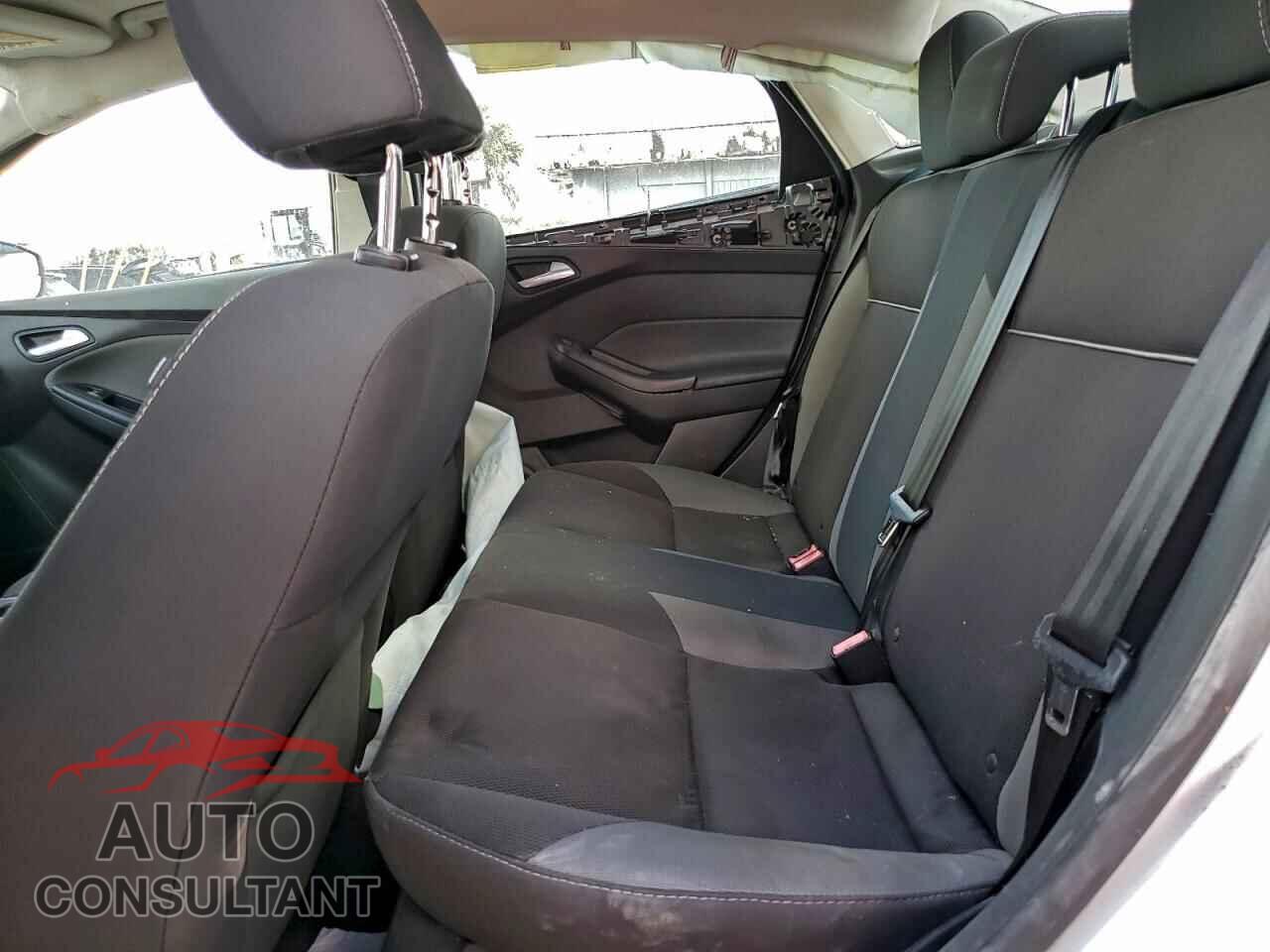 FORD FOCUS 2014 - 1FADP3F29EL163412