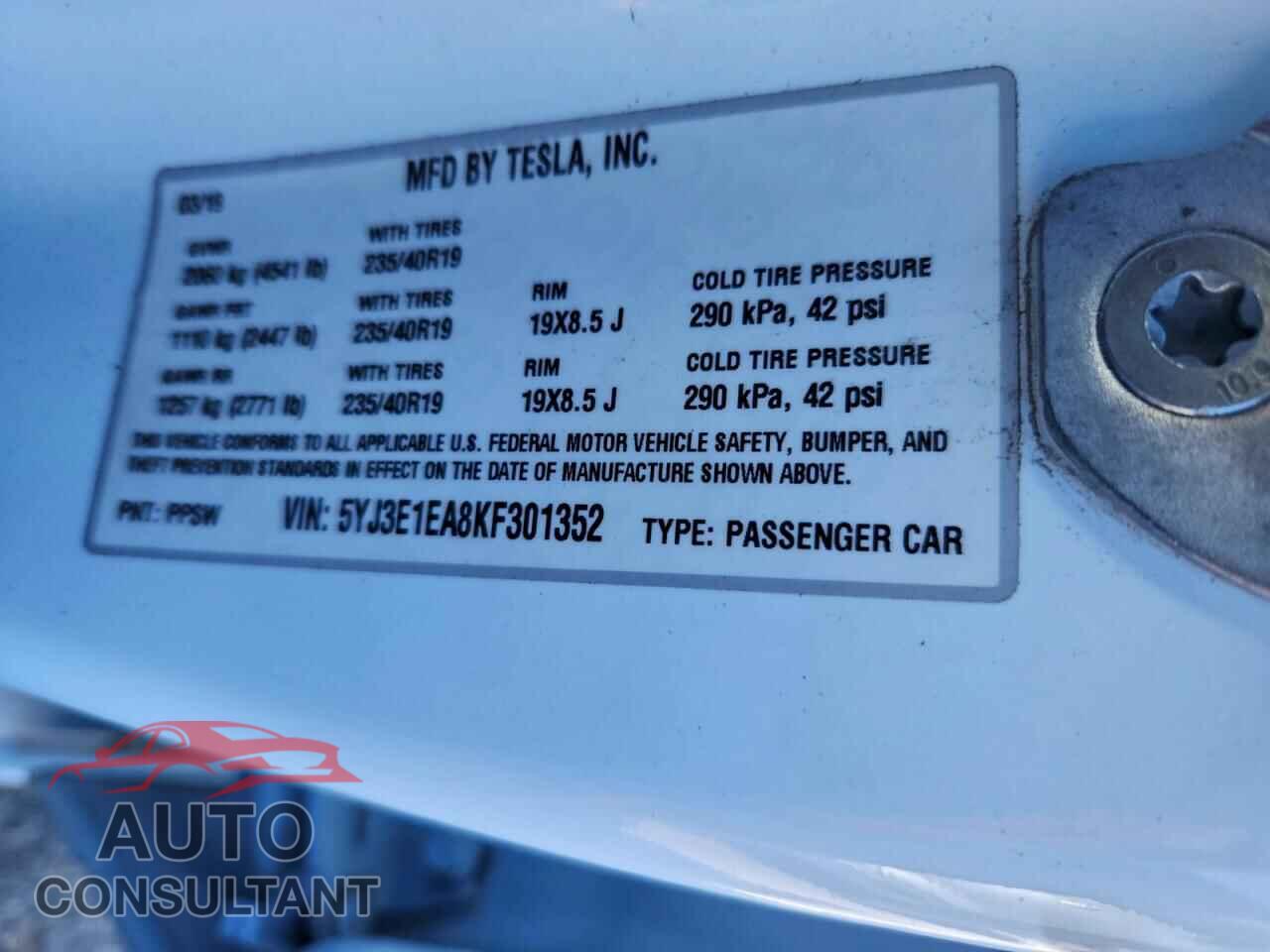 TESLA MODEL 3 2019 - 5YJ3E1EA8KF301352