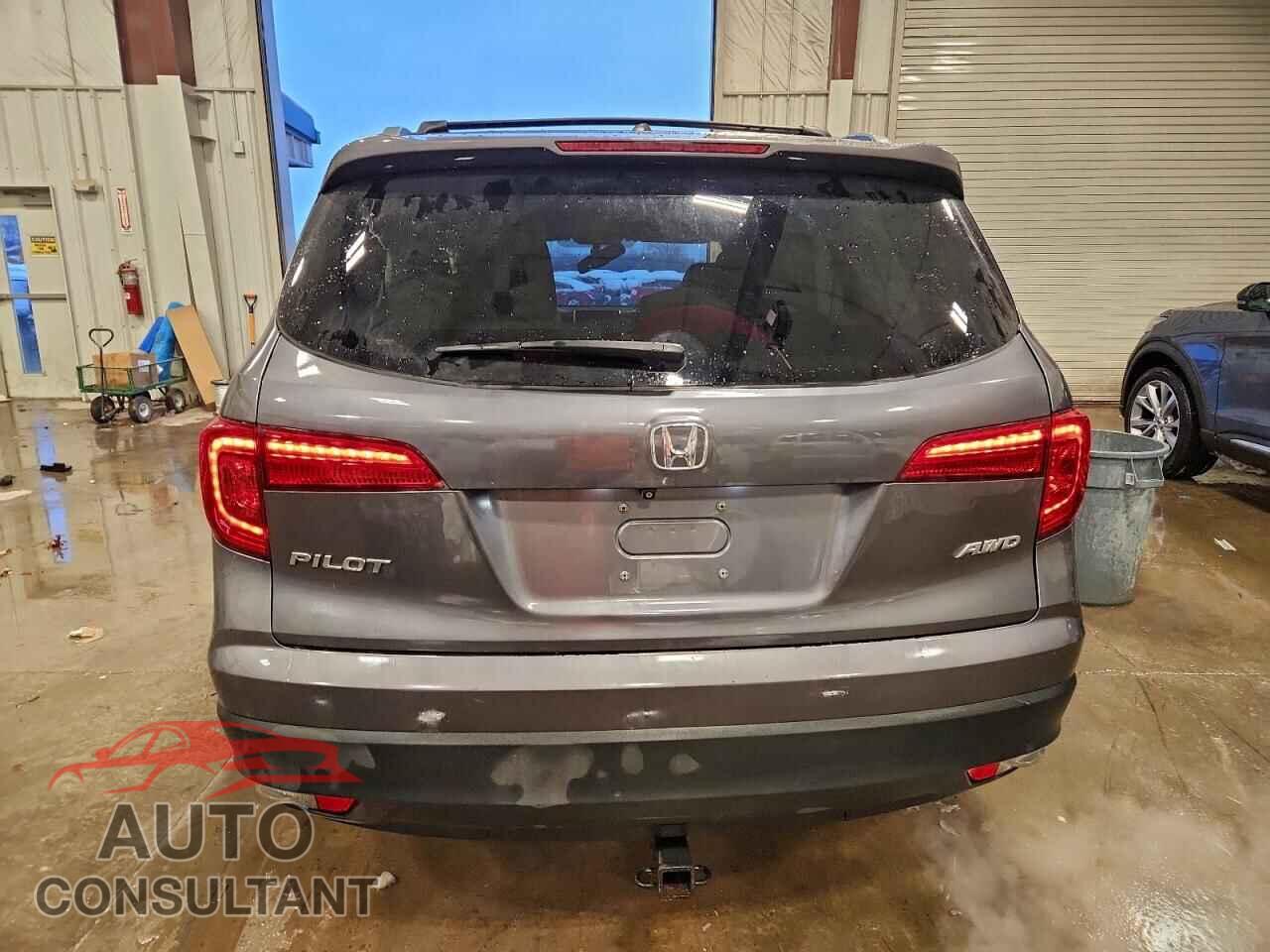 HONDA PILOT 2017 - 5FNYF6H51HB094181