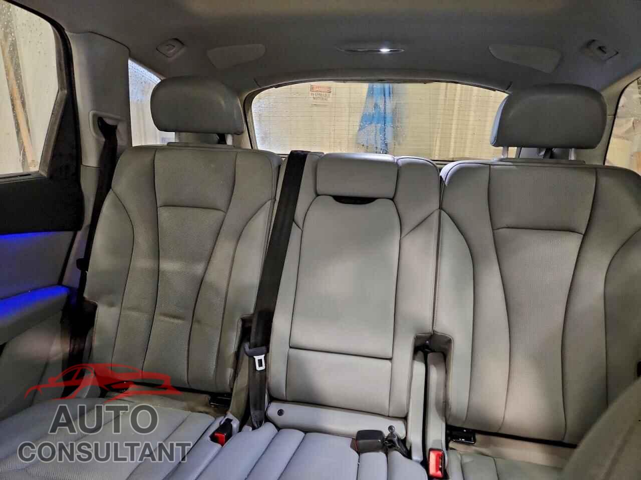 AUDI Q7 2018 - WA1VAAF75JD032380