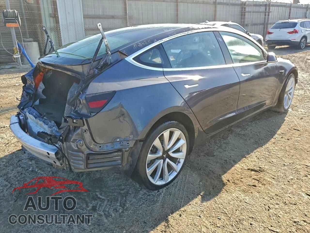TESLA MODEL 3 2018 - 5YJ3E1EB9JF090928