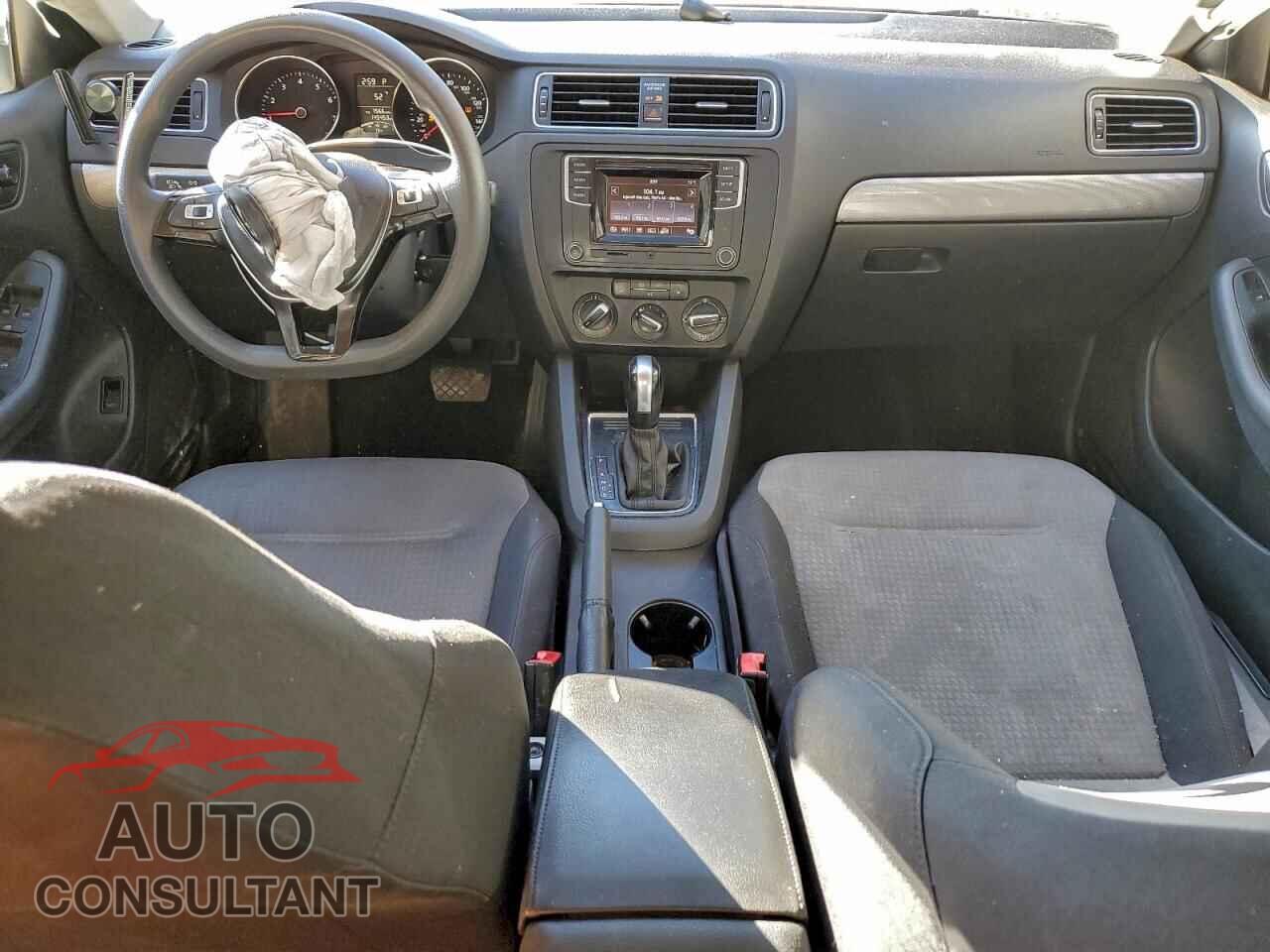 VOLKSWAGEN JETTA 2017 - 3VW2B7AJ0HM224037