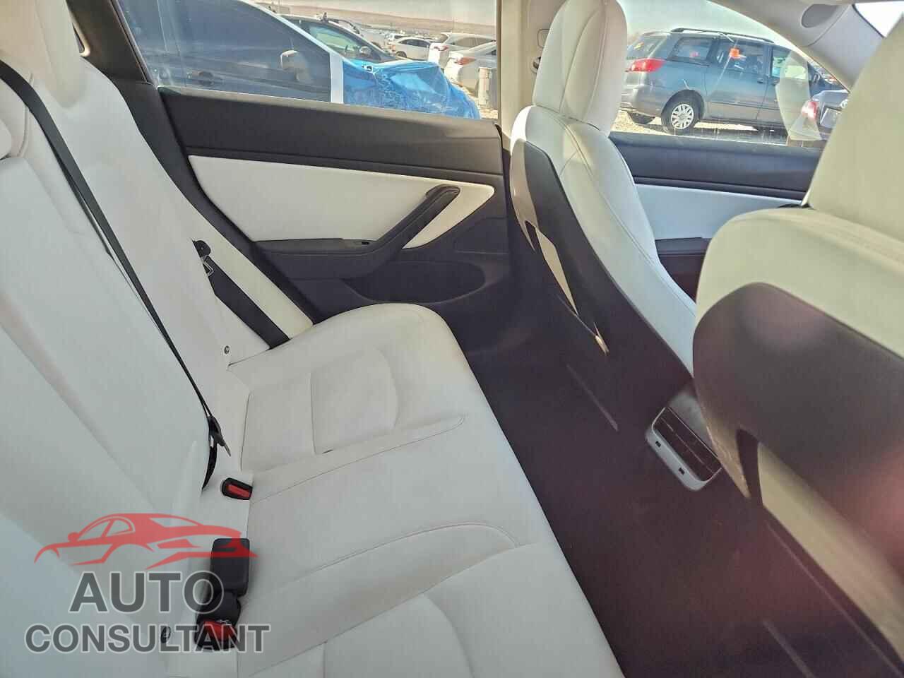 TESLA MODEL 3 2018 - 5YJ3E1EB6JF085718